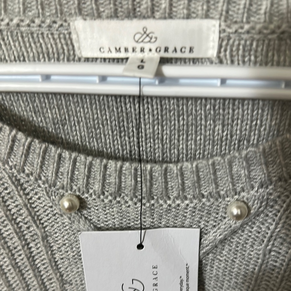 Sz L🇨🇦⭐️NWT RW & CO Camber & Grace Grey Knit Sweater with Pearl Detail - Picture 4 of 10